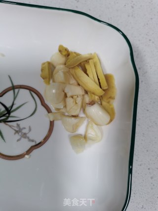贡菜炒五花肉步骤4