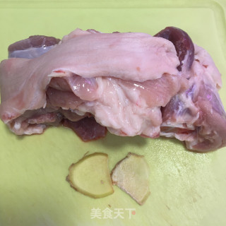 卤猪肘子步骤1