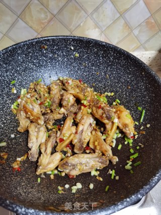 蒜香辣鸡翅步骤17