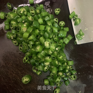 线椒炒牛杂步骤2