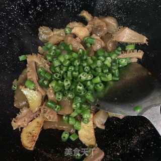 线椒炒牛杂步骤8
