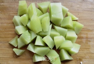 莴笋土豆炖鸡腿步骤6