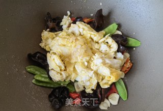 荷兰豆木耳炒鸡蛋步骤10