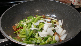 韩酱牛肉炒大葱步骤6