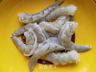 荷兰豆木耳炒虾仁步骤2