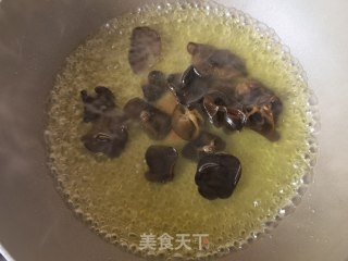 荷兰豆木耳炒虾仁步骤10