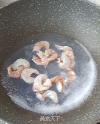 蒜苔炒虾仁步骤8