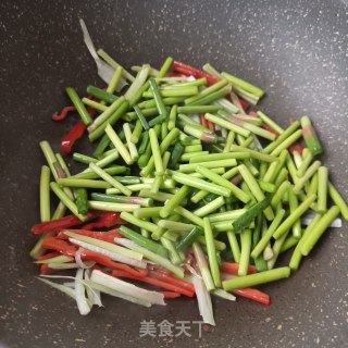 蒜苔炒虾仁步骤14