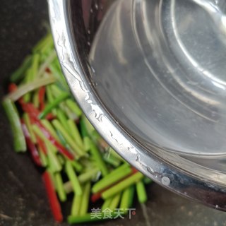 蒜苔炒虾仁步骤15