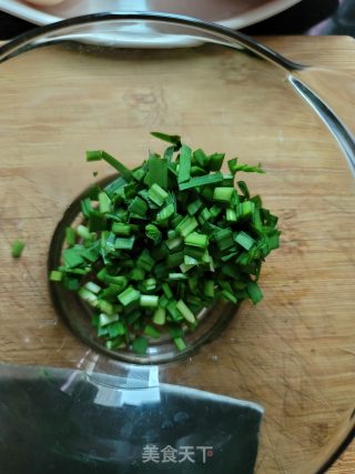 韭菜虾皮炒蛋步骤2