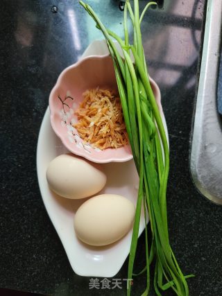 韭菜虾皮炒蛋步骤1