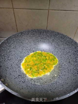 韭菜虾皮炒蛋步骤5
