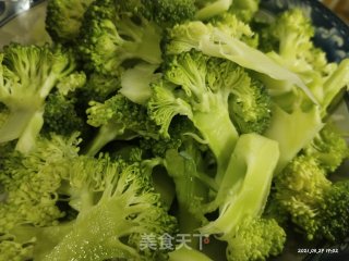 清炒西蓝花步骤2