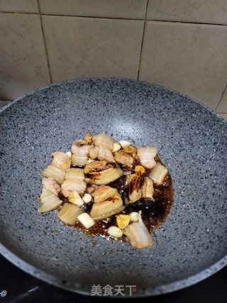 五花肉春笋酸菜煲步骤5