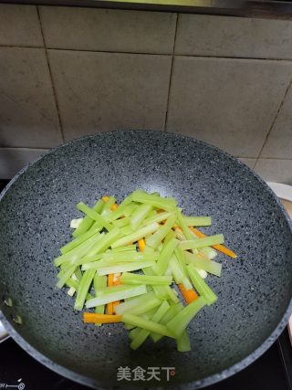 清炒莴笋胡萝卜步骤4