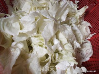 猪油渣炒包菜步骤2