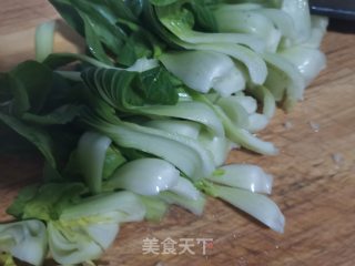 蒜蓉红辣椒炒上海青步骤1