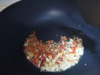 蒜蓉红辣椒炒上海青步骤2