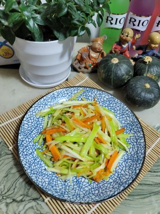 韭黄炒胡萝卜步骤6