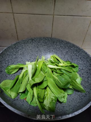 香菇胡萝卜炒上海青步骤5
