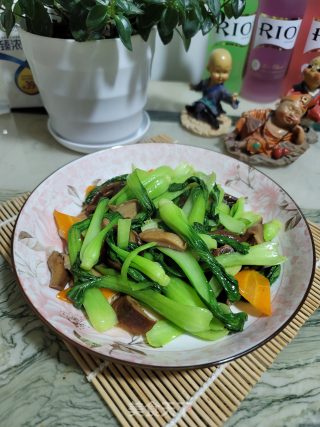 香菇胡萝卜炒上海青步骤9