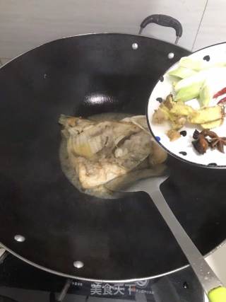 鱼头豆腐锅仔步骤3