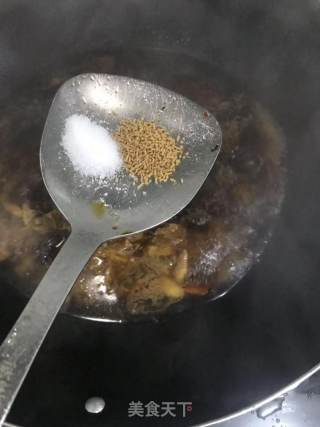 土豆香菇烧牛肉步骤7