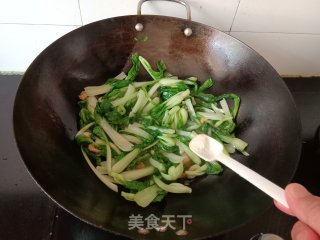 鸡油蒜香小白菜步骤6