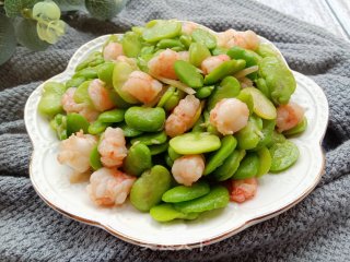 蚕豆米炒虾仁丁步骤10