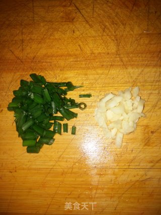 胡萝卜香菇炒腐竹步骤2