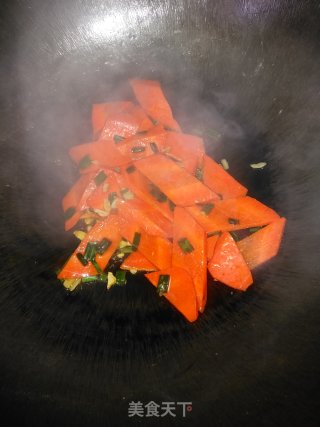 胡萝卜香菇炒腐竹步骤9