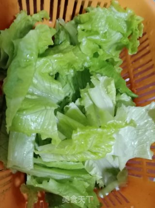 蒜蓉猪油炒生菜步骤1