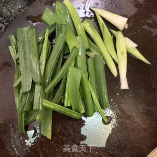 鹿茸菇炒里脊肉步骤3