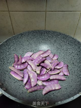 清炒紫扁豆步骤3