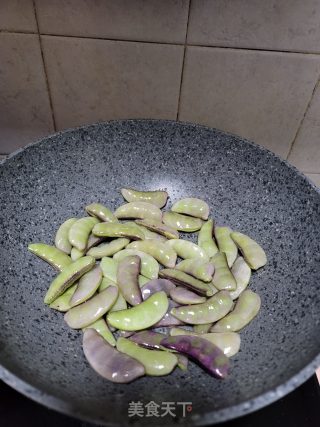 清炒紫扁豆步骤4