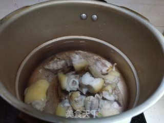 土钵原味猪蹄步骤2