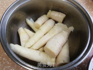 排骨炖春笋步骤4