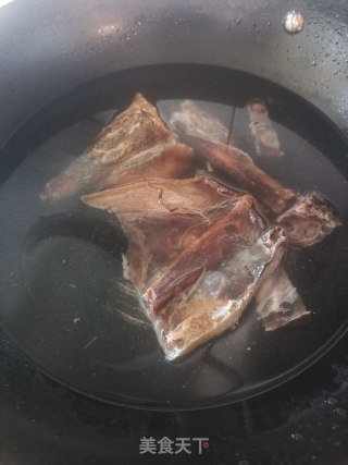 苦瓜炒风干鹅步骤4