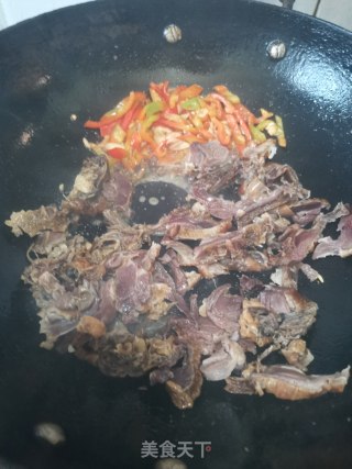苦瓜炒风干鹅步骤10