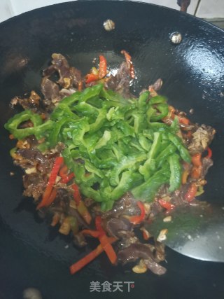 苦瓜炒风干鹅步骤11