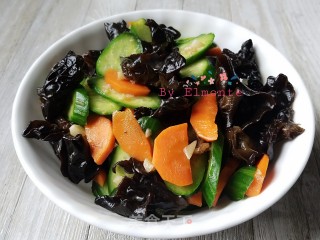 黄瓜炒木耳步骤10