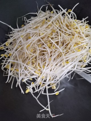 小葱炒豆芽步骤2