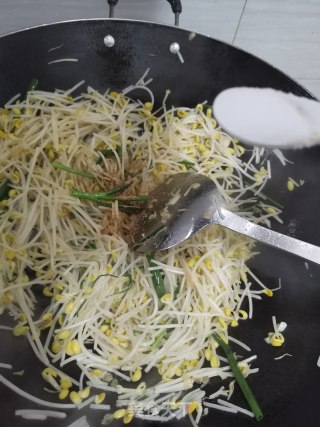 小葱炒豆芽步骤5