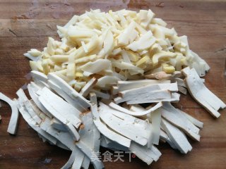 豆干炒雷笋步骤1