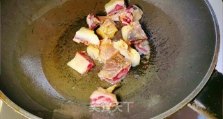 腊鸭炖土豆步骤3