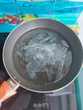 砂锅炖粉皮步骤1