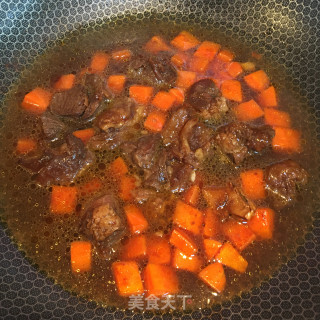 胡萝卜豌豆烧牛筋步骤7