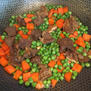 胡萝卜豌豆烧牛筋步骤9