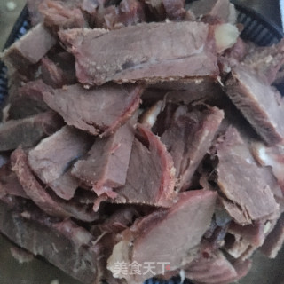 青椒炒驴肉步骤1