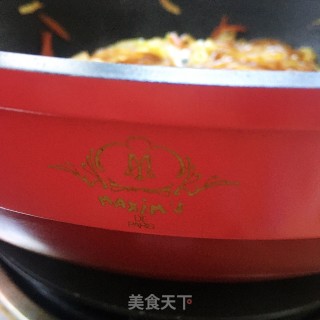 包菜胡萝卜炒粉条步骤7